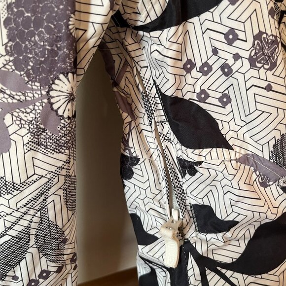 ROXY Snowboarding Skiing Snow Jacket - Picture 8 of 13